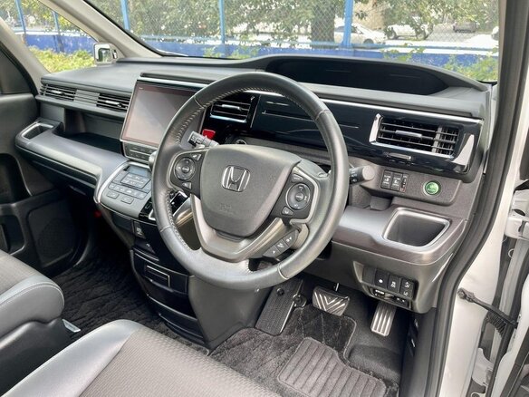 2021 Honda Stepwgn Spada V Рестайлинг, белый, 1990000 рублей - вид 8