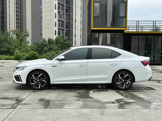2022 Skoda Octavia IV (A8), белый, 1850004 рублей, вид 4