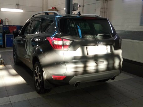 2017 Ford Kuga II Рестайлинг, серый, 1699000 рублей, вид 4