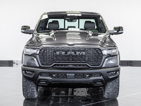 2025 Ram 1500 Crew Cab V Рестайлинг, серый, 8590000 рублей, вид 3