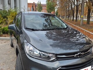 2019 Chevrolet Trax I Рестайлинг, серый, 1880000 рублей, вид 4