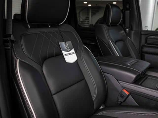 2026 Ram 1500 Crew Cab eTorque V Рестайлинг, чёрный, 11494964 рублей, вид 3
