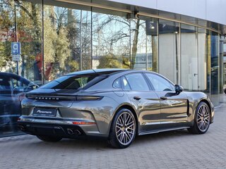 2026 Porsche Panamera 4 III, зелёный, 25080000 рублей, вид 4