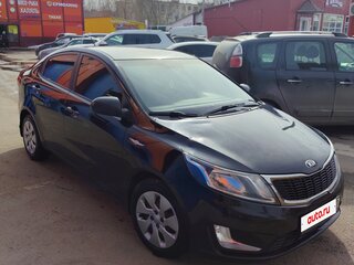 2014 Kia Rio 6-speed III, чёрный, 850000 рублей, вид 4
