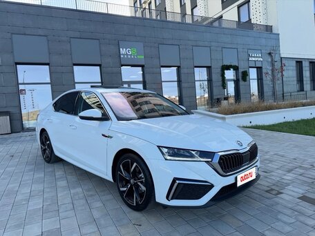 2022 Skoda Octavia IV (A8), белый, 2140000 рублей, вид 3