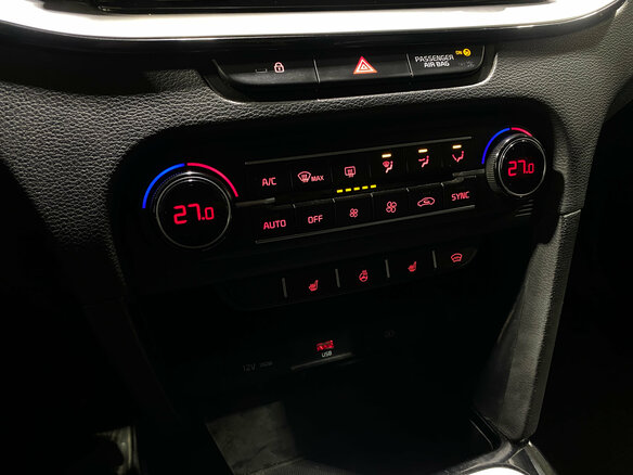 2021 Kia Ceed III Рестайлинг, серебристый, 1300000 рублей - вид 7