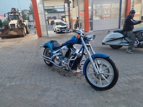 2011 Honda VT 1300CX Fury, синий, 800000 рублей, вид 5