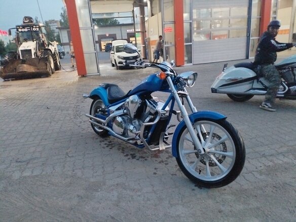 2011 Honda VT 1300CX Fury, синий, 800000 рублей - вид 4