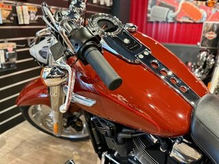 2024 Harley-Davidson Fat Boy, красный, 3400000 рублей, вид 3