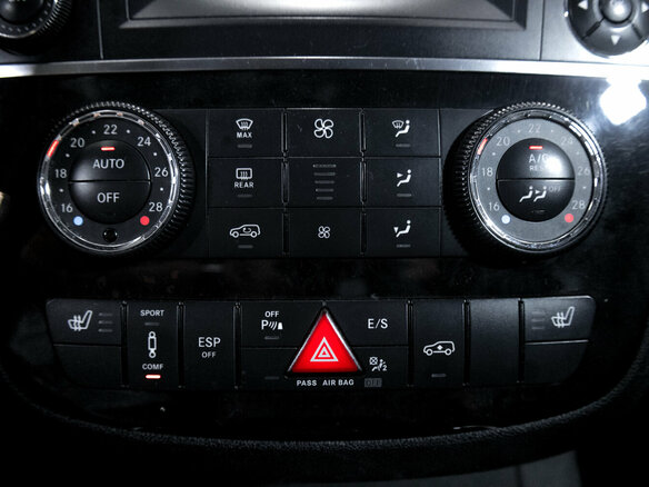 2011 Mercedes-Benz R-Класс 350 Long I Рестайлинг 2, белый, 1390000 рублей - вид 24