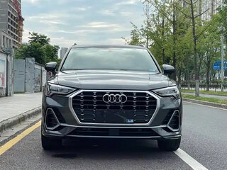 2022 Audi Q3 35 TFSI II (F3), серебристый, 2497000 рублей, вид 2