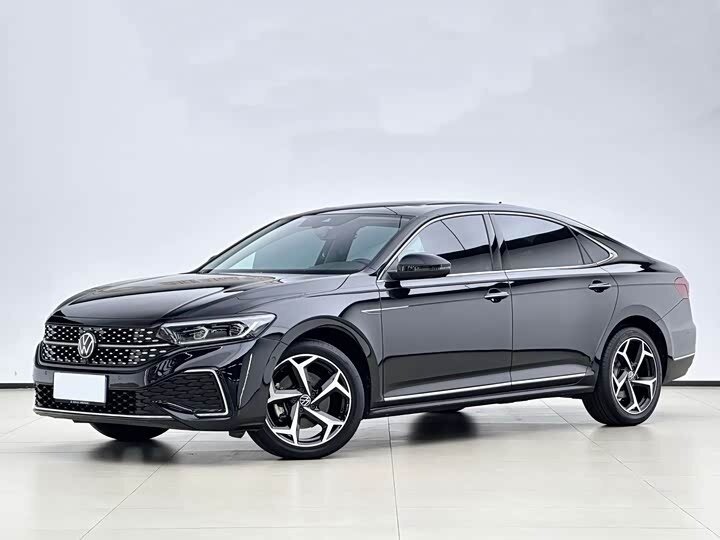 Открыть фотографии: Volkswagen Passat B8 Рестайлинг