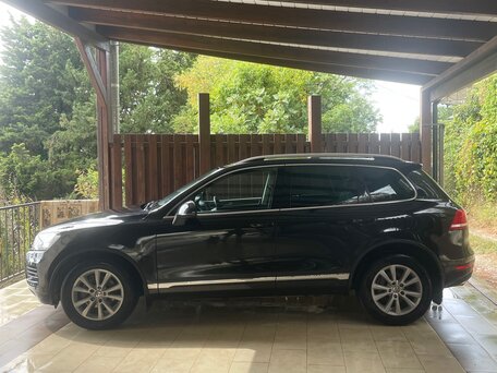 2013 Volkswagen Touareg II, чёрный, 1800000 рублей, вид 4