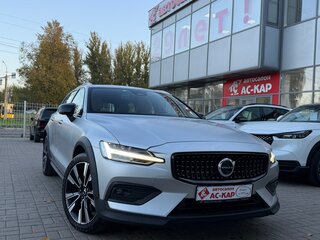 2023 Volvo V60 Cross Country II, белый, 5700000 рублей, вид 5