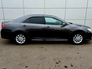 2013 Toyota Camry VII (XV50), серый, 1750000 рублей, вид 4