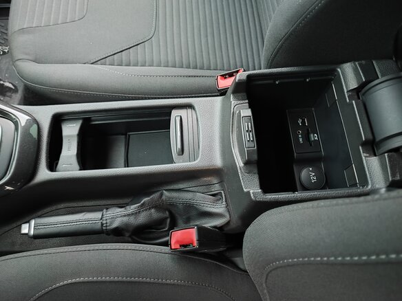 2016 Ford Focus III Рестайлинг, серебристый, 1050000 рублей - вид 23