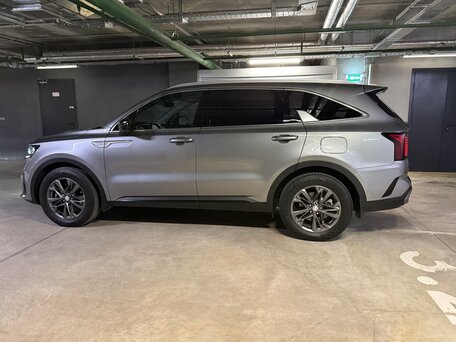 2023 Kia Sorento IV, серый, 3890000 рублей, вид 2