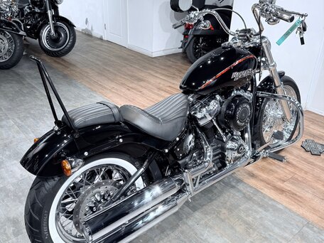 2021 Harley-Davidson Street Bob, чёрный, 1699000 рублей, вид 5