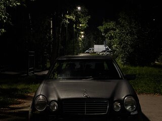 1997 Mercedes-Benz E-Класс 200 II (W210, S210), фиолетовый, 250000 рублей, вид 4