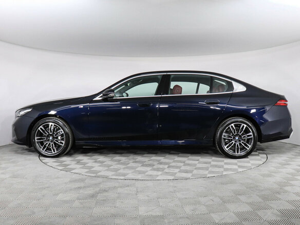 2025 BMW 5 серии Long 530Li xDrive VIII (G60/G61/G68), синий, 8600000 рублей - вид 5