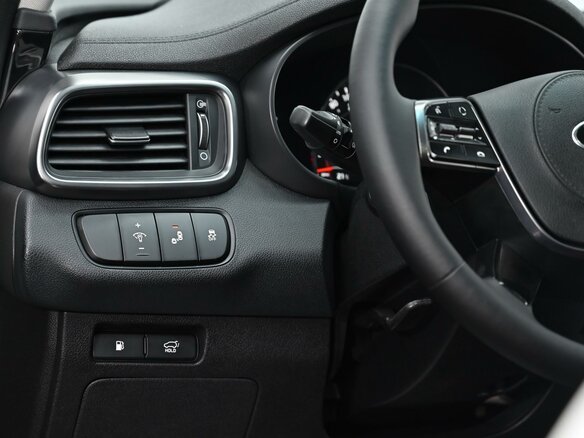 2018 Kia Sorento III Prime Рестайлинг, белый, 2505000 рублей - вид 7