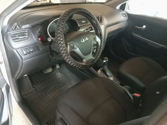 2015 Kia Rio III Рестайлинг, бежевый, 1220000 рублей - вид 3