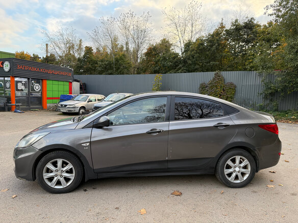 2011 Hyundai Solaris I, серый, 595000 рублей - вид 3