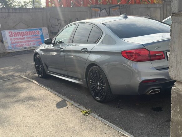 2019 BMW 5 серии 530d xDrive VII (G30/G31/G38), серый, 4500000 рублей - вид 4