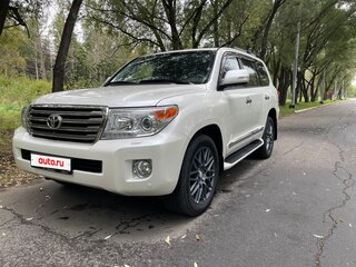 2013 Toyota Land Cruiser 200 Series Рестайлинг 1, белый, 4300000 рублей, вид 2
