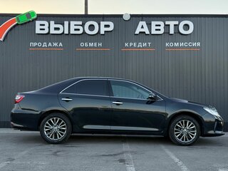 2016 Toyota Camry VII (XV50) Рестайлинг, серый, 2270000 рублей, вид 3