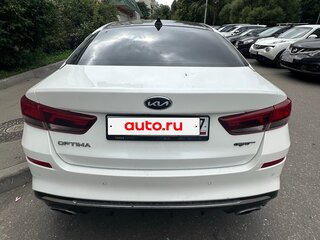 2018 Kia Optima IV Рестайлинг, белый, 1480000 рублей, вид 5