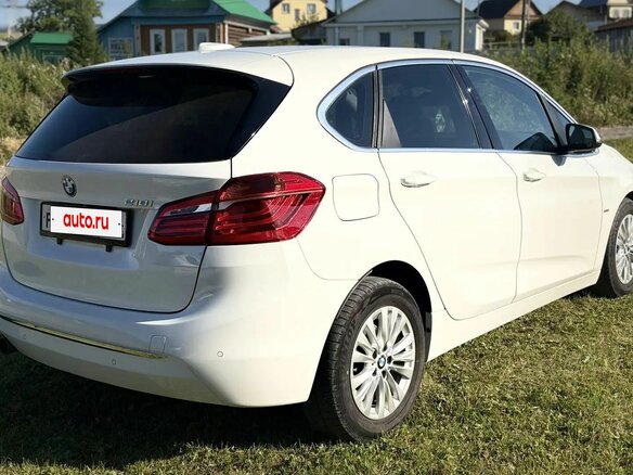 2017 BMW 2 серии Active Tourer 218i F45, белый - вид 1