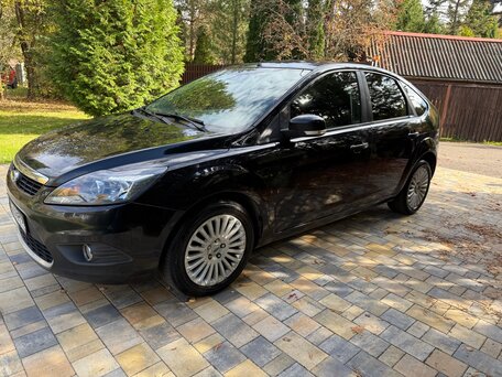 2010 Ford Focus II Рестайлинг, чёрный, 630000 рублей, вид 1