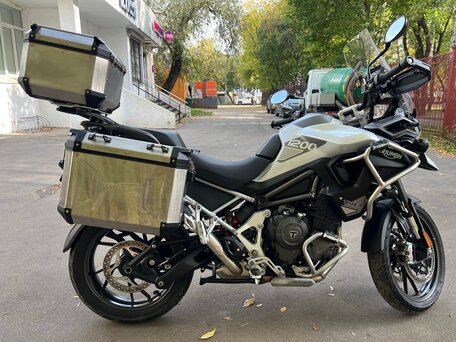 2023 Triumph Tiger 1200, серебристый, 1395000 рублей, вид 5