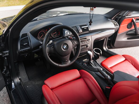 2008 BMW 1 серии 135i I (E81/E82/E87/E88) Рестайлинг, чёрный, 2000000 рублей - вид 11