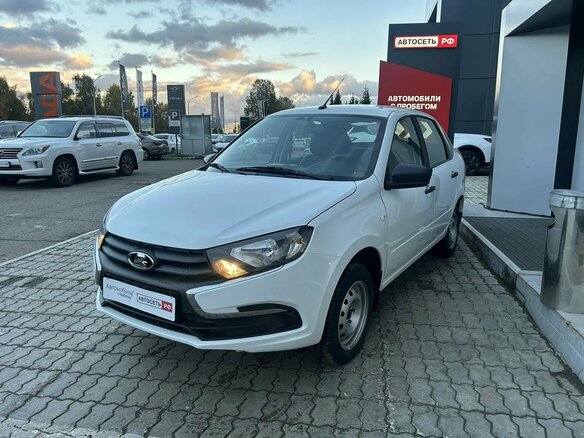 2024 Lada (ВАЗ) Granta I Рестайлинг, белый, 698750 рублей - вид 2