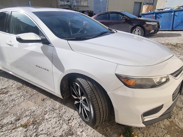 2017 Chevrolet Malibu IX, белый, 1450000 рублей