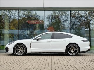 2022 Porsche Panamera 4 II Рестайлинг, белый, 12500000 рублей, вид 4