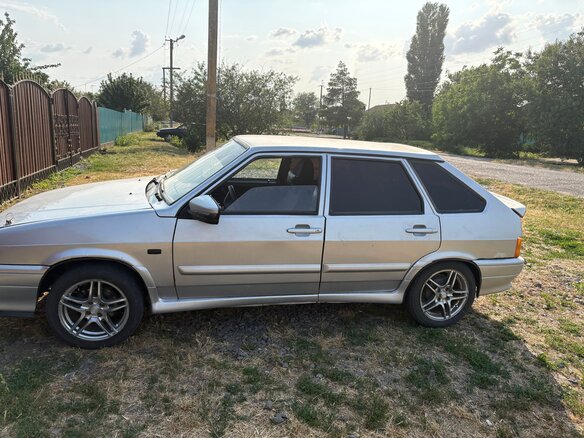 2005 Lada (ВАЗ) 2114, серебристый, 160000 рублей - вид 2