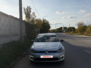 2019 Volkswagen e-Golf VII Рестайлинг, серый, 1850000 рублей, вид 1