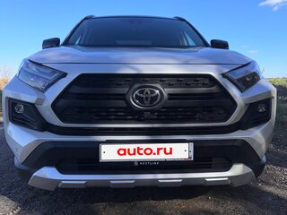 2025 Toyota RAV4 V (XA50), белый, 3850000 рублей, вид 4