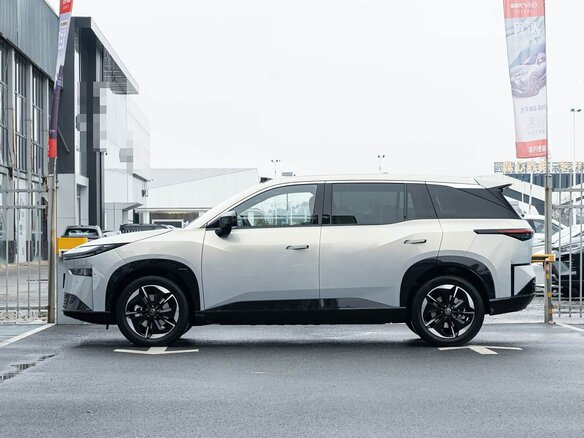 2026 Toyota bZ3X 58.3 kWh, серый, 2895000 рублей - вид 3