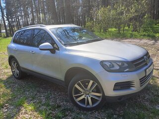 2013 Volkswagen Touareg II, серебристый, 1350000 рублей, вид 1