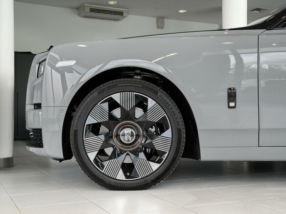 2024 Rolls-Royce Phantom VIII Рестайлинг (Series II), чёрный, 57000000 рублей - вид 5