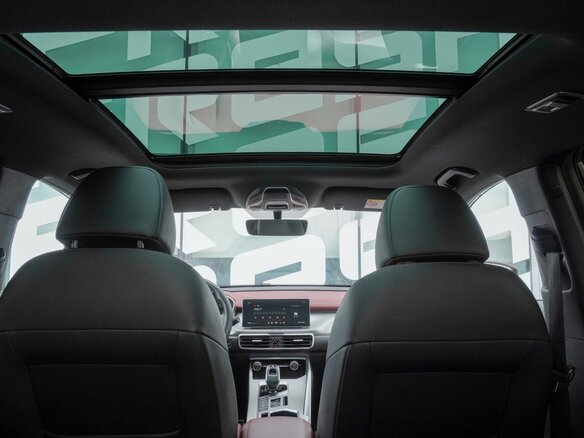2021 Geely Coolray I, серый, 1855000 рублей - вид 25