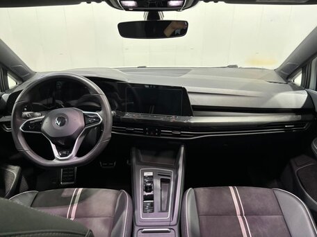 2023 Volkswagen Golf VIII, белый, 1650000 рублей, вид 5