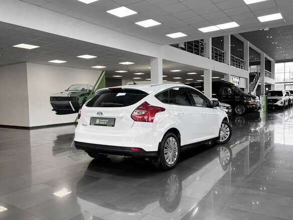 2013 Ford Focus III, белый, 750000 рублей - вид 1