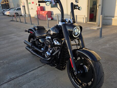 2024 Harley-Davidson Fat Boy, чёрный, 2249000 рублей, вид 3