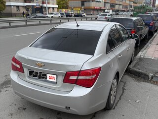 2011 Chevrolet Cruze I, серебристый, 635000 рублей, вид 3