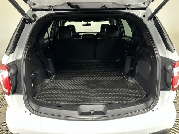 2016 Ford Explorer V Рестайлинг, белый - вид 19